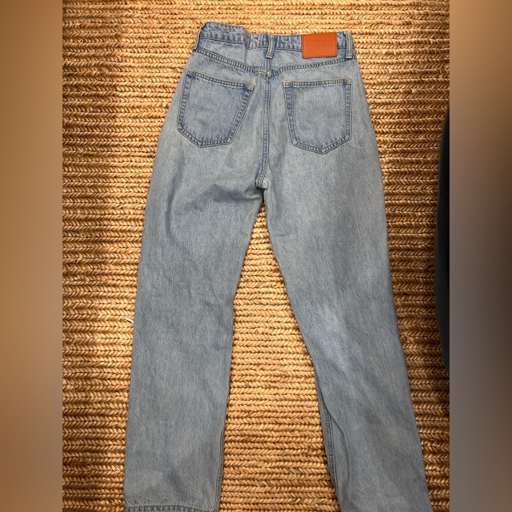 Princess Polly Light wash distressed jean - Picture 2 of 4